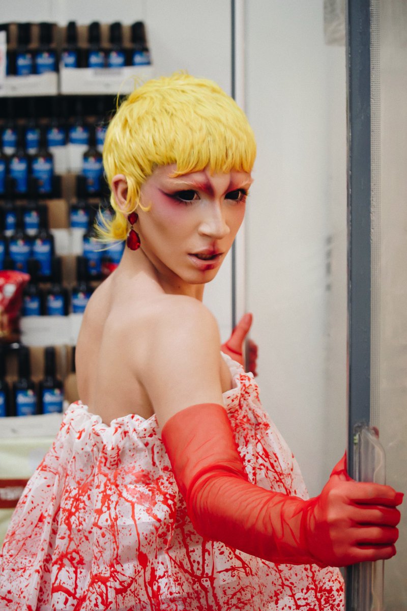 A Carne de UMA TRAVESTI é a mais barata disponível para o consumo de vocês? 🥩