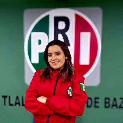 Sofia_MoralesQ's tweet photo. Orgullosamente priísta, con la fuerza de nuestra historia y la mirada en el futuro. 🇲🇽❤️
#SofiaMorales #PRI #Tlalnepantla
#NuevaFotoDePerfil https://t.co/1DUr0N6Kjv