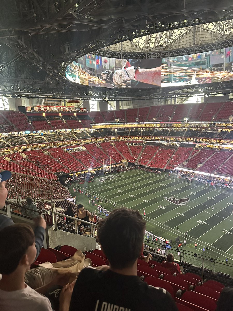 JessWinss's tweet image. 5 min before kickoff. 
#EMPTY