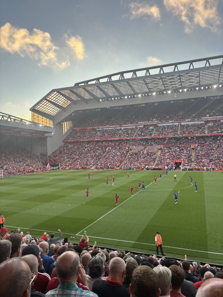 tjohnsonlfc's tweet photo. Get the Chiesa statue built https://t.co/UTvJOo2U9M