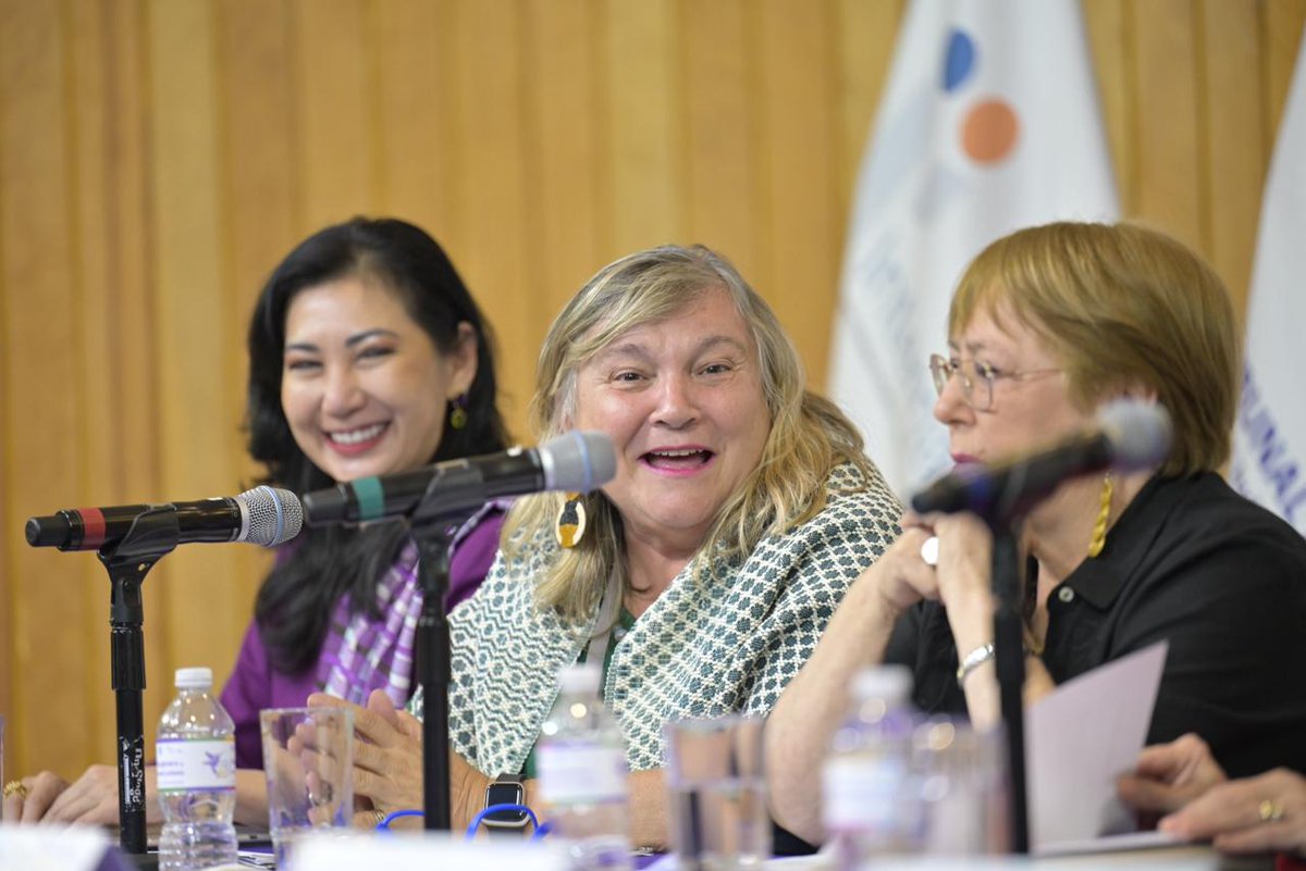 💬 “Asegurar que las mujeres estén incluidas en las mesas de decisiones es más urgente que nunca”.

—@mnvonumujeres @onumujeres en evento «Paridad de género y #SociedadDelCuidado» en la #XVIConferenciaMujerALC 

🏷️ <a href="/cepal_onu/">CEPAL</a> <a href="/GobiernoMX/">Gobierno de México</a>