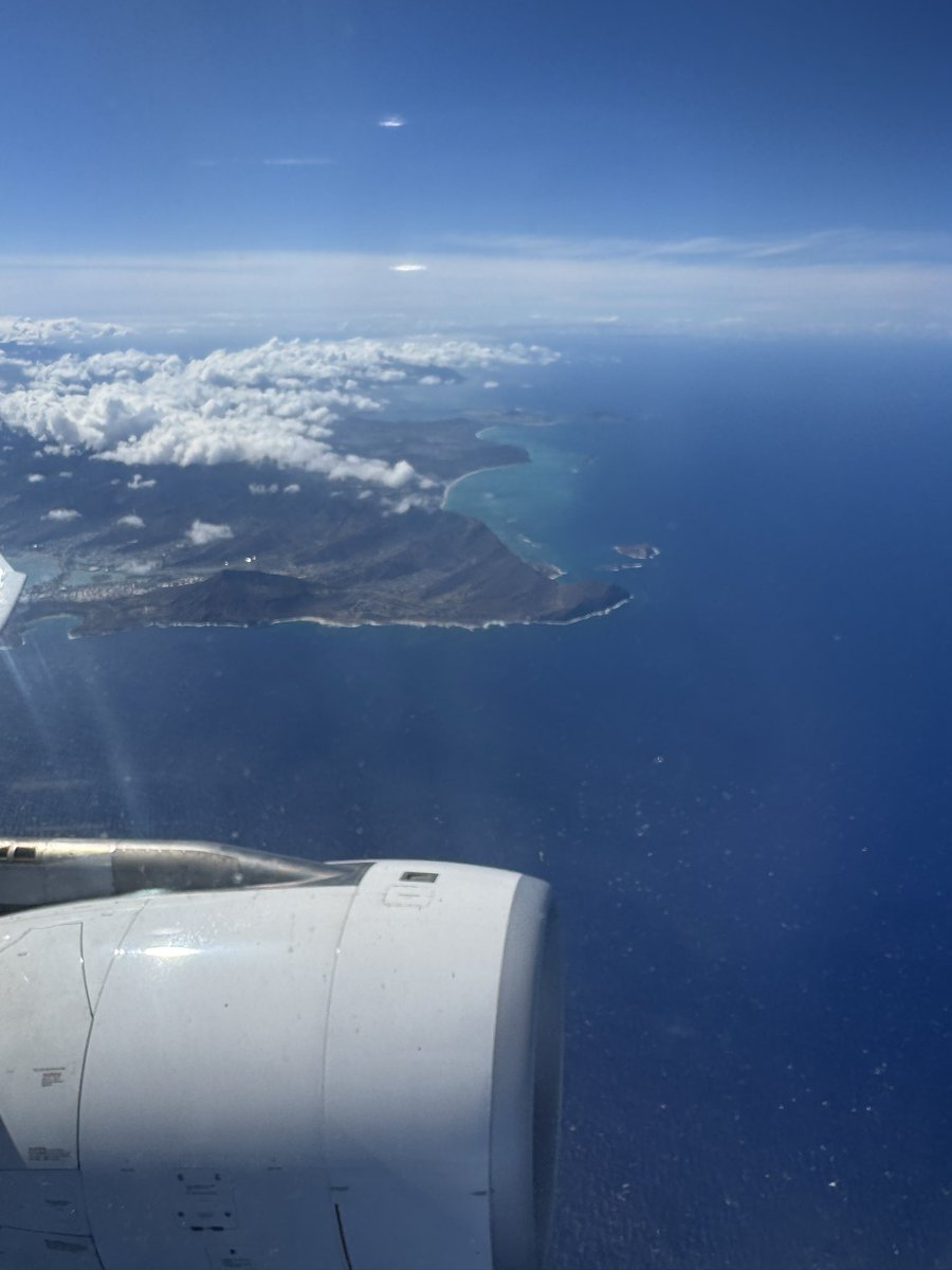 buta__usagi's tweet photo. 最近の飛行機✈️って、無料WiFi 付いてるのね。

びっくりだわ😳 https://t.co/BkmZuVMRKy