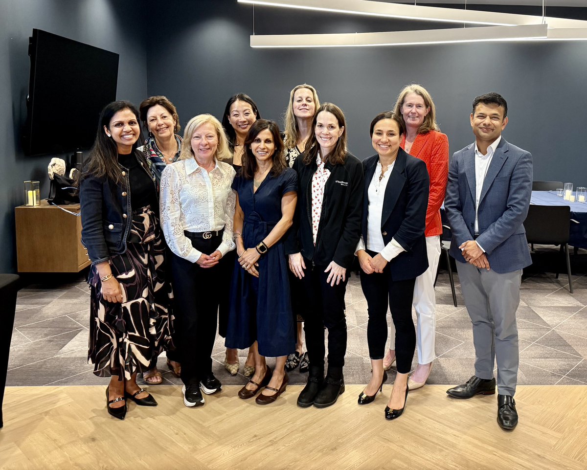 CharuAggarwalMD's tweet photo. Wonderful meeting @ASCO HQ - such an honor to serve on the #NominatingCommittee with a stellar group of people, great discussions and humbled to help find the next slate of leaders for our society!
@montypal @SuzanneColeMD @ErikaHamilton9 @DrRanaMcKay @lynn_schuchter @ASCOPres @EMittendorfMD @CliffordHudis @NehaVapiwala @KimmieNgMD