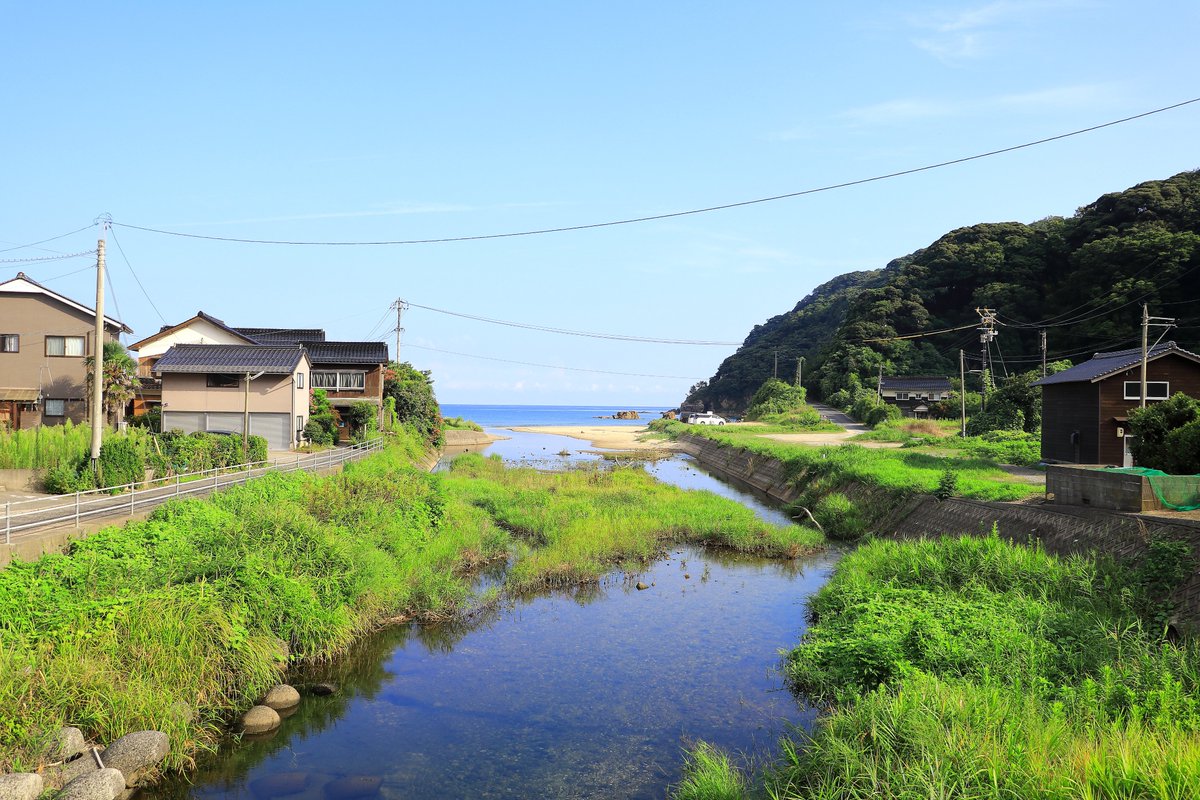 今日の岩美町はいい天気(*'▽')

東浜エリア「陸上(くがみ)川」河口付近でパチリ(^^♪

今日も暑くなりそうです…(*_*;

撮影日時2025/08/16 7:45~

#岩美町 #鳥取県 #日本海