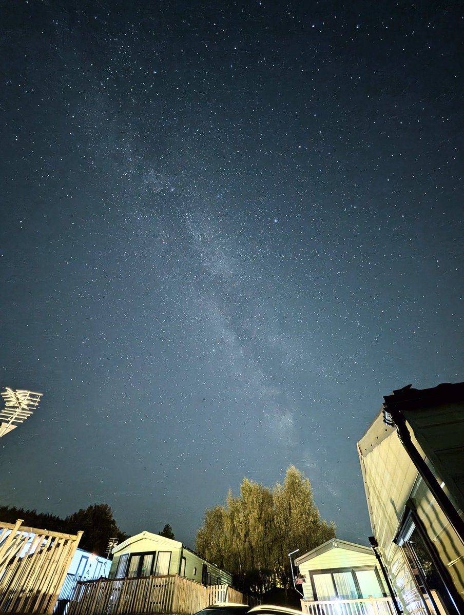 Excellent skies tonight in the Lake District.
<a href="/skyatnightmag/">BBC Sky at Night Magazine</a> <a href="/kielder_obs/">Kielder Observatory</a> <a href="/StormHour/">#StormHour</a>