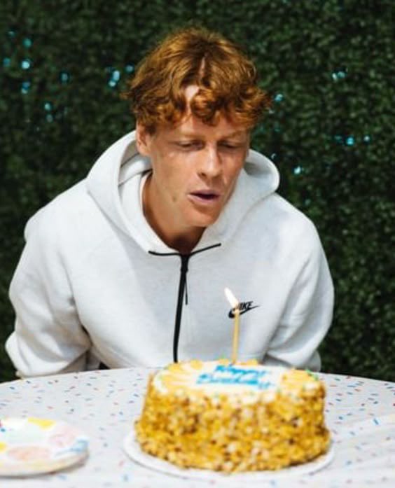 24 today. And already… 🎂🇮🇹

🏆 20 singles titles
🏅 4 Grand Slams
🥇 1 ATP Finals
🥇 4 Masters 1000
🥇 5 ATP 500
🥇 6 ATP 250

🌍 2× Davis Cup champion with Italy
💪 World No.1 for over a year

The journey has only just begun. 🧡🔥