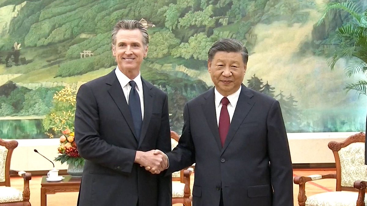 W.R. Smith (@wr_smithca) on Twitter photo This photo was taken just before <a href="/GavinNewsom/">Gavin Newsom</a> gobble gulped and bowed down to the CCP... This photo was taken just before <a href="/GavinNewsom/">Gavin Newsom</a> gobble gulped and bowed down to the CCP...