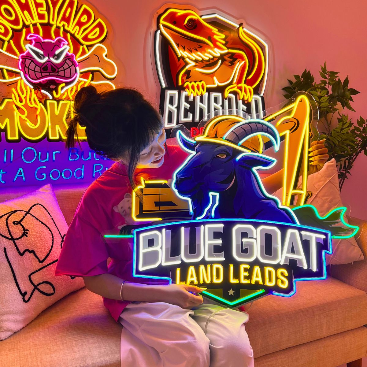 Orant_Neon's tweet image. 💡 A beautiful house is not necessarily because it is spacious - but because of "taste" 😉
📸 Less decoration - More impression
#OrantNeon #GlowYourWay #LightMoodUpgrade #RoomDecor ##AestheticDecor