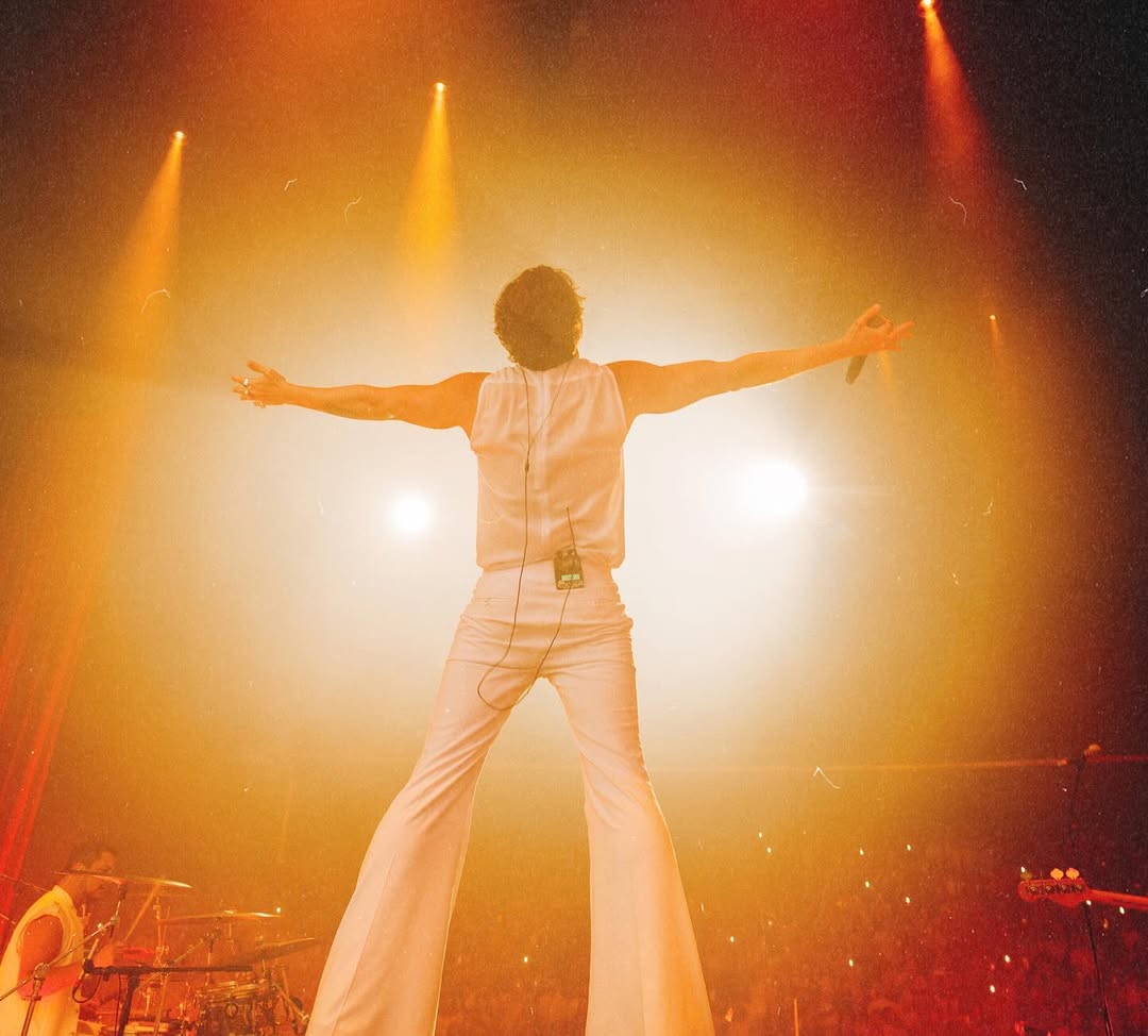 souverrini's tweet photo. El nivel de aura ❤️‍🔥🧡 https://t.co/Fd4djYI4tF