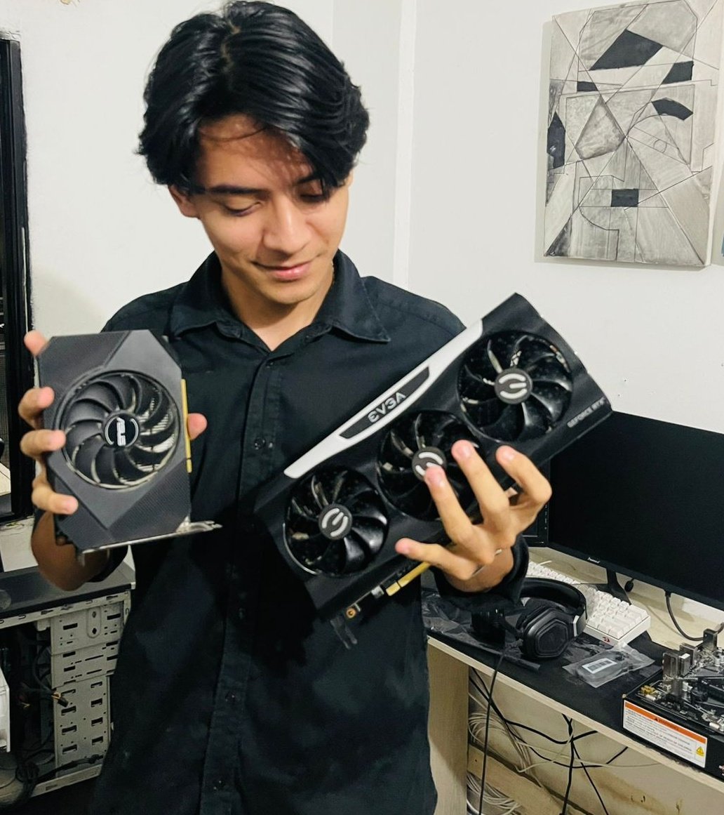 IsKevinCol's tweet photo. Después de un buen rato pude actualizar mi pc nuevamente para poder trabajar mejor y seguir mejorando como EDITOR,estuve priorizando otras cosas en mi vida como mis estudios, mi casa, menos invertir en esto y por fin hacerlo es un gusto muy personal, y q mal pasarme funcionó!! https://t.co/zuHhjwZ8pg