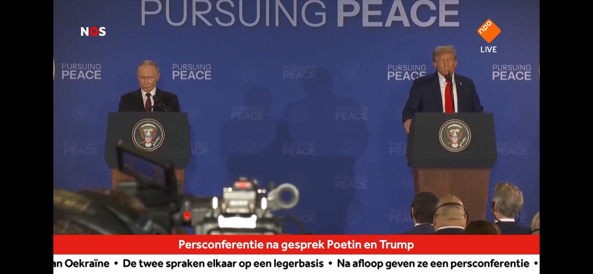 De top in Alaska levert dus niets op. Weer geen staakt-het-vuren. Trump zei vooraf woest te zijn zonder staakt-het-vuren, maar maakt dat andermaal niet waar.

Poetin wint de dag. Hij staat voor het oog van de wereld als vriend naast Trump, en kan weer even door met z’n agressie.