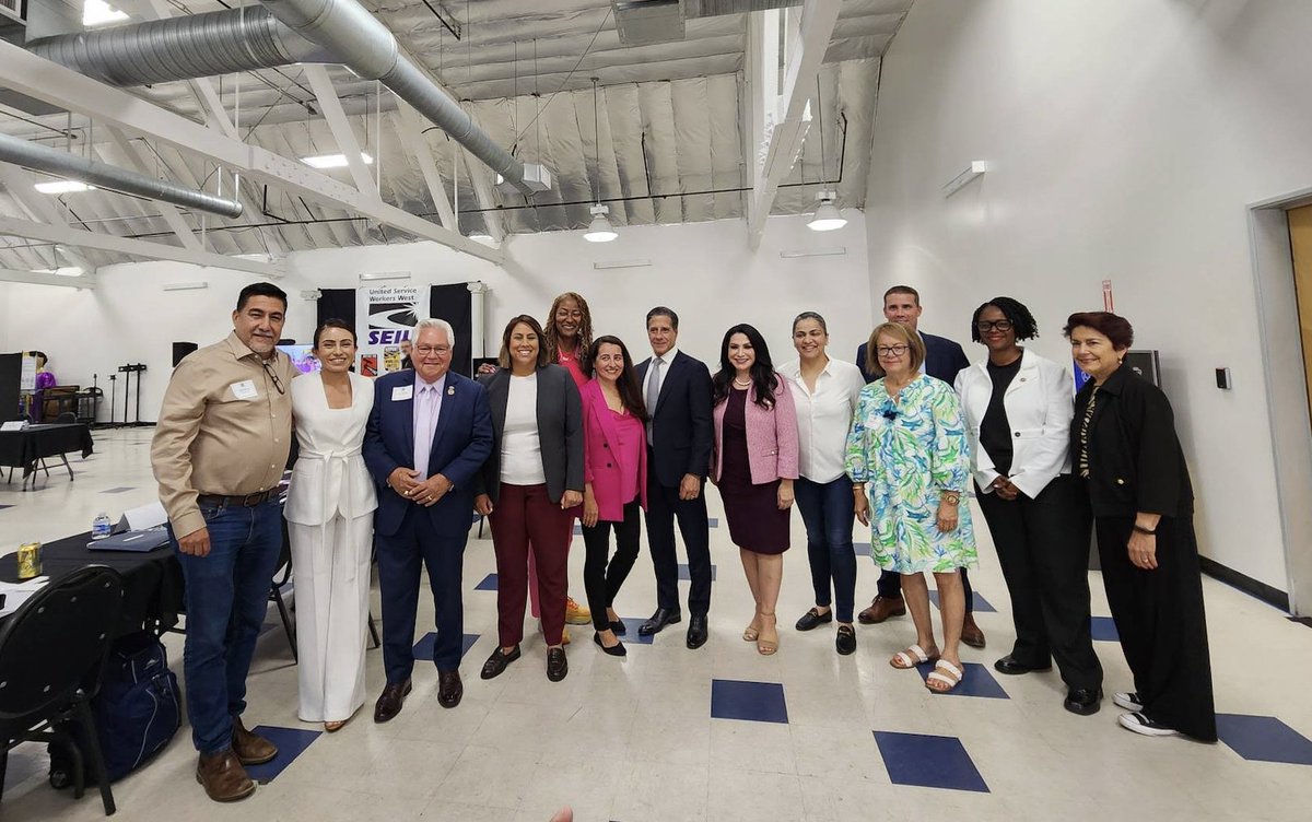 LAUSDSup's tweet photo. At @LASchools, we are committed to providing a safe and welcoming learning environment for every student, regardless of immigration status. Our continued collaboration with community and governmental partners is important.
 
Thank you to @CASenateProTem Mike McGuire and his Senate colleagues for hosting today's roundtable discussion on how the rise of immigration enforcement actions has impacted schools, students, and families.