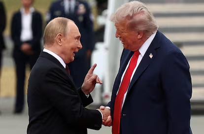 MemoriasPez's tweet photo. Anonadado me hallo.

A ver que filtran a los medios ambos equipos porque en la rueda de prensa no han dicho nada de nada.

Todo apunta a que Trump sigue dando tiempo a Putin a cambio de nada. Buen trilero el ruso. https://t.co/YrGFLXPKDp