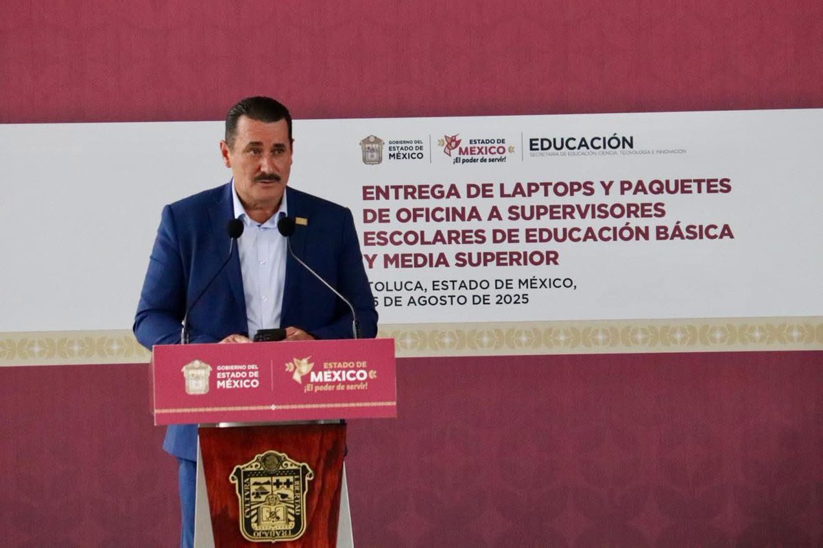 ABenoit82182's tweet photo. Hoy acompañé a nuestra Gobernadora @delfinagomeza en la entrega de laptops y paquetes de oficina para supervisores escolares. 💻✏️
Estos apoyos fortalecen el trabajo diario en nuestras escuelas y son un paso más para mejorar las condiciones del magisterio mexiquense.
#SNTE17 https://t.co/ePL38hGE0D
