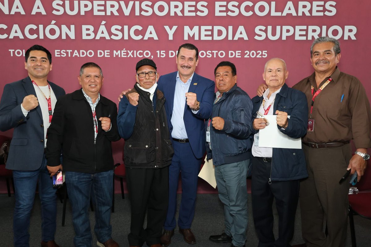 ABenoit82182's tweet photo. Hoy acompañé a nuestra Gobernadora @delfinagomeza en la entrega de laptops y paquetes de oficina para supervisores escolares. 💻✏️
Estos apoyos fortalecen el trabajo diario en nuestras escuelas y son un paso más para mejorar las condiciones del magisterio mexiquense.
#SNTE17 https://t.co/ePL38hGE0D
