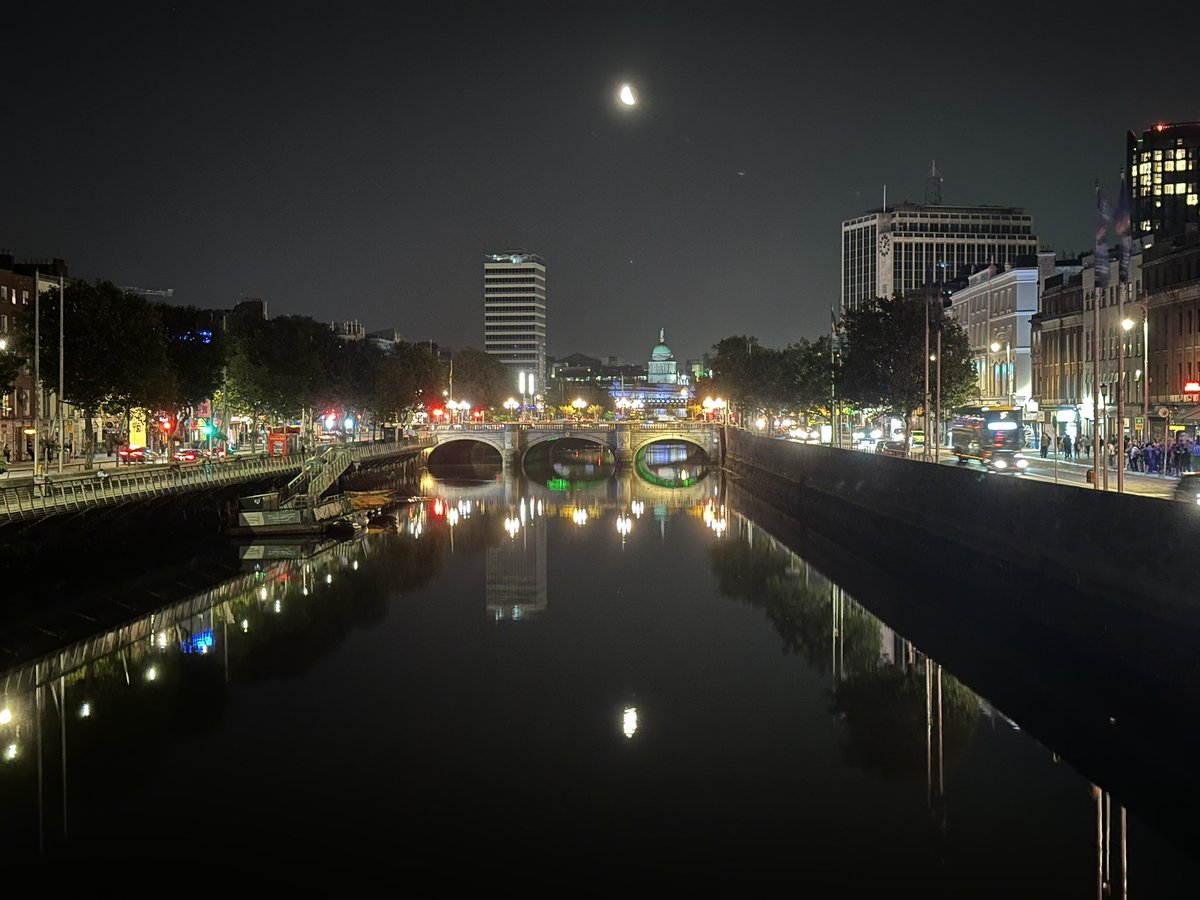 aleLmera's tweet photo. Última noche en Irlanda https://t.co/VlN9cC2QHL