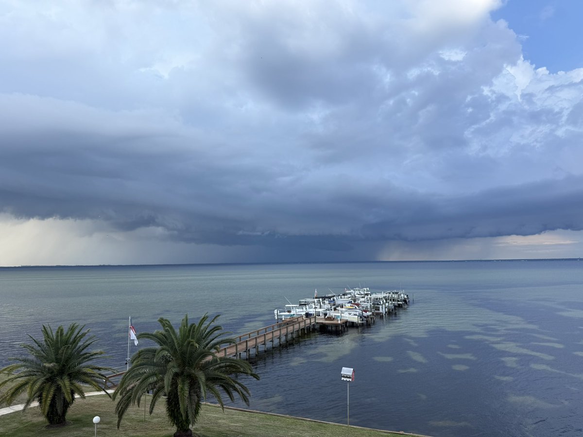 morganlee_20's tweet photo. @spann 

Indian Trail, Destin FL ⛈️ https://t.co/IQpTRIseEu