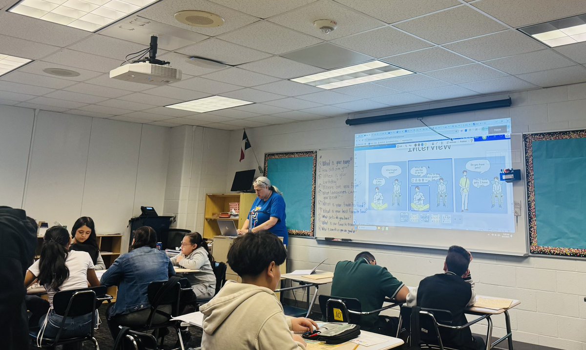 AliceJohnsonJrH's tweet photo. Great teaching in the first week builds relationships, sets routines, and inspires a year of learning. 💙🐝 #OneHiveOneHeart #HornetNation https://t.co/yydQCl7O8o