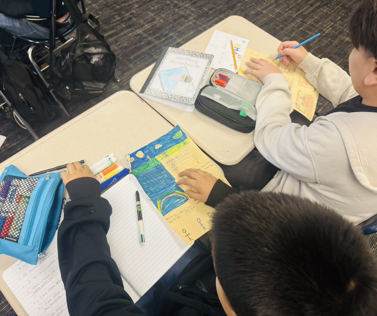 AliceJohnsonJrH's tweet photo. Great teaching in the first week builds relationships, sets routines, and inspires a year of learning. 💙🐝 #OneHiveOneHeart #HornetNation https://t.co/yydQCl7O8o
