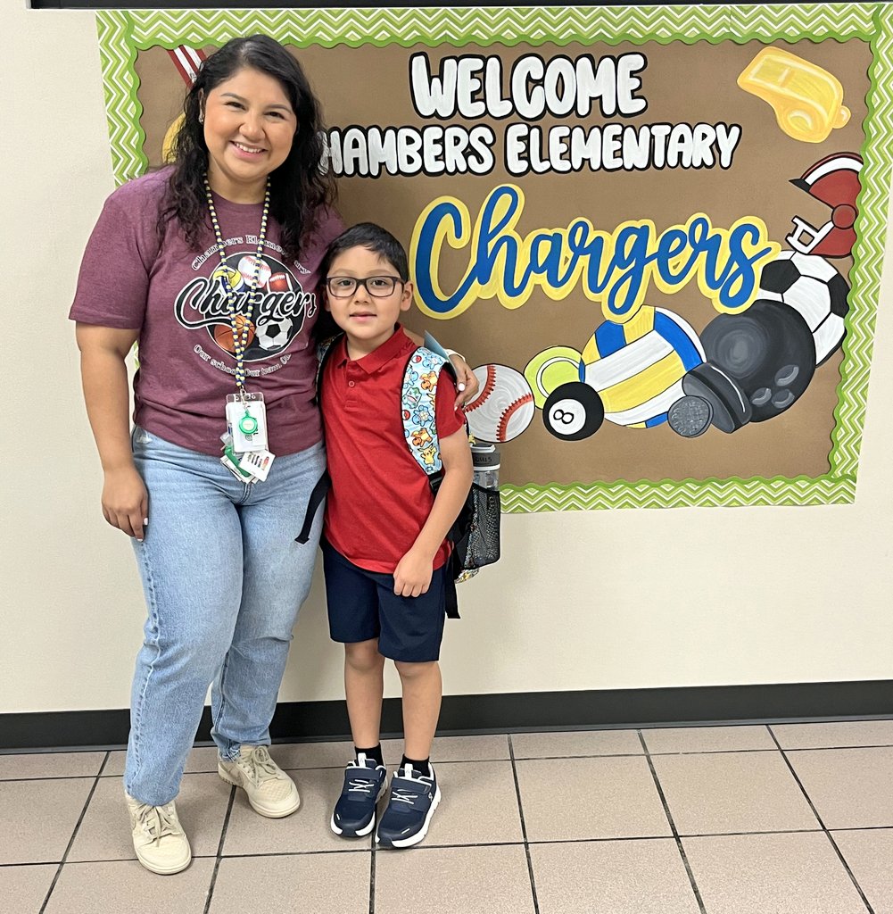 Week 1 of 2025-2026 school year complete ✔️ my little one is now in 1st grade! I can't wait to see all he learns this year. Thanks to our amazing counselor for always capturing our moments ❤️