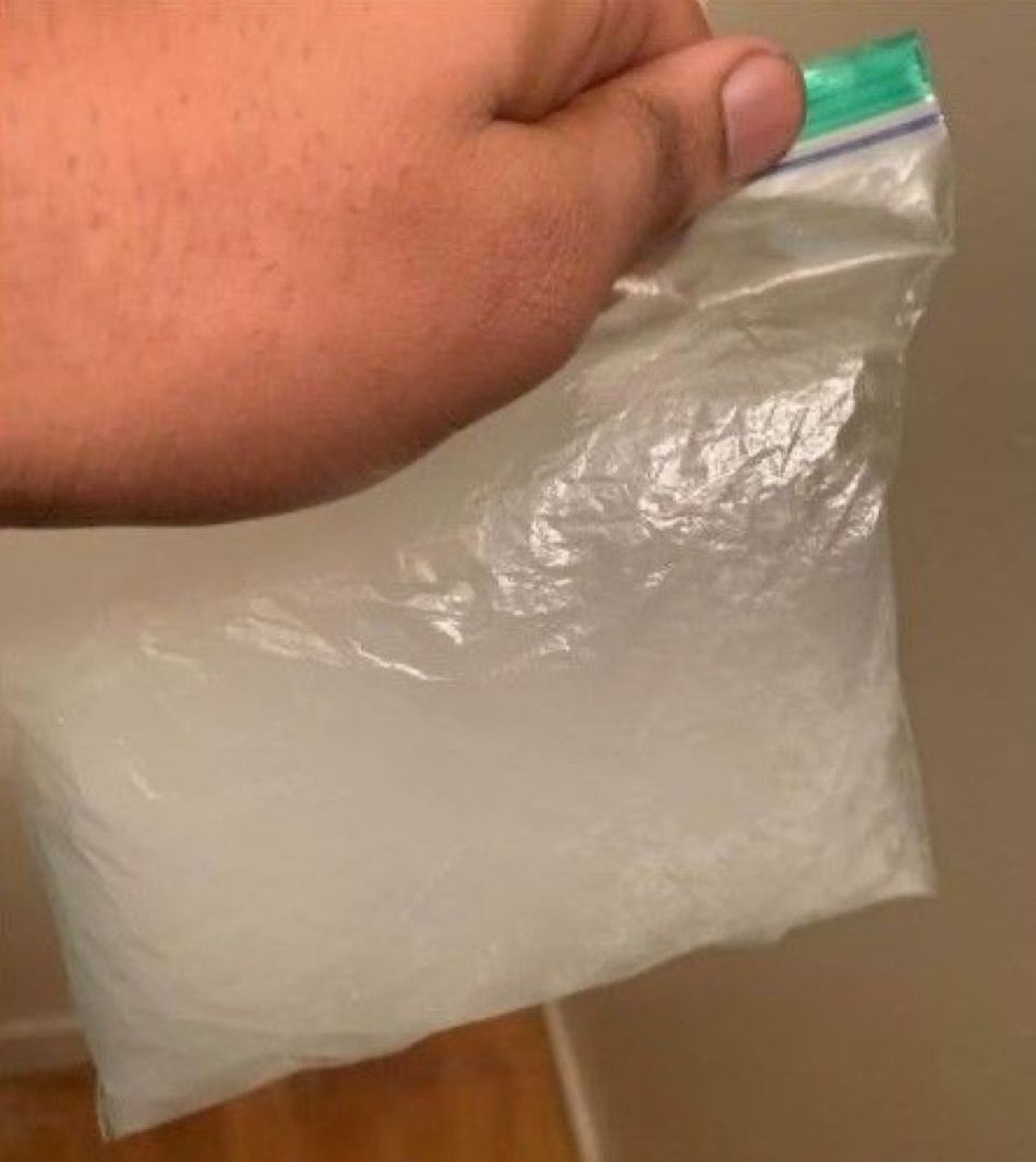 WeedPorns's tweet photo. Had to leave the smoke sesh early so I took a to go bag https://t.co/hJ6NtU7rS6