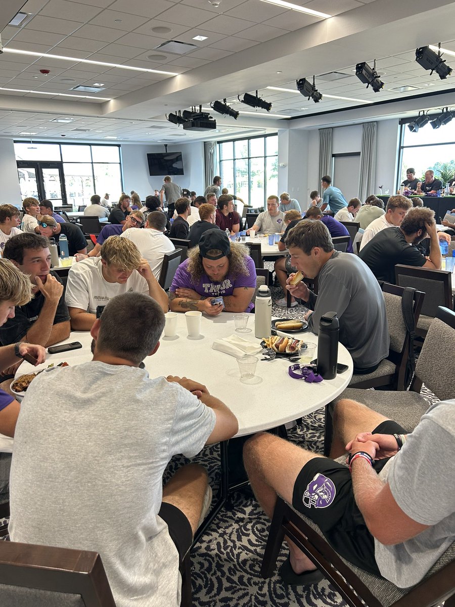 TrojansFBL's tweet photo. Congratulations to Team D’Arcy on winning the 2025 SLC competition! To celebrate the win, they were served a steak dinner and ice cream sundaes while the rest of the team enjoyed hot dogs.

#CompetitiveExcellence | #EMAT https://t.co/clyXkFkKPy