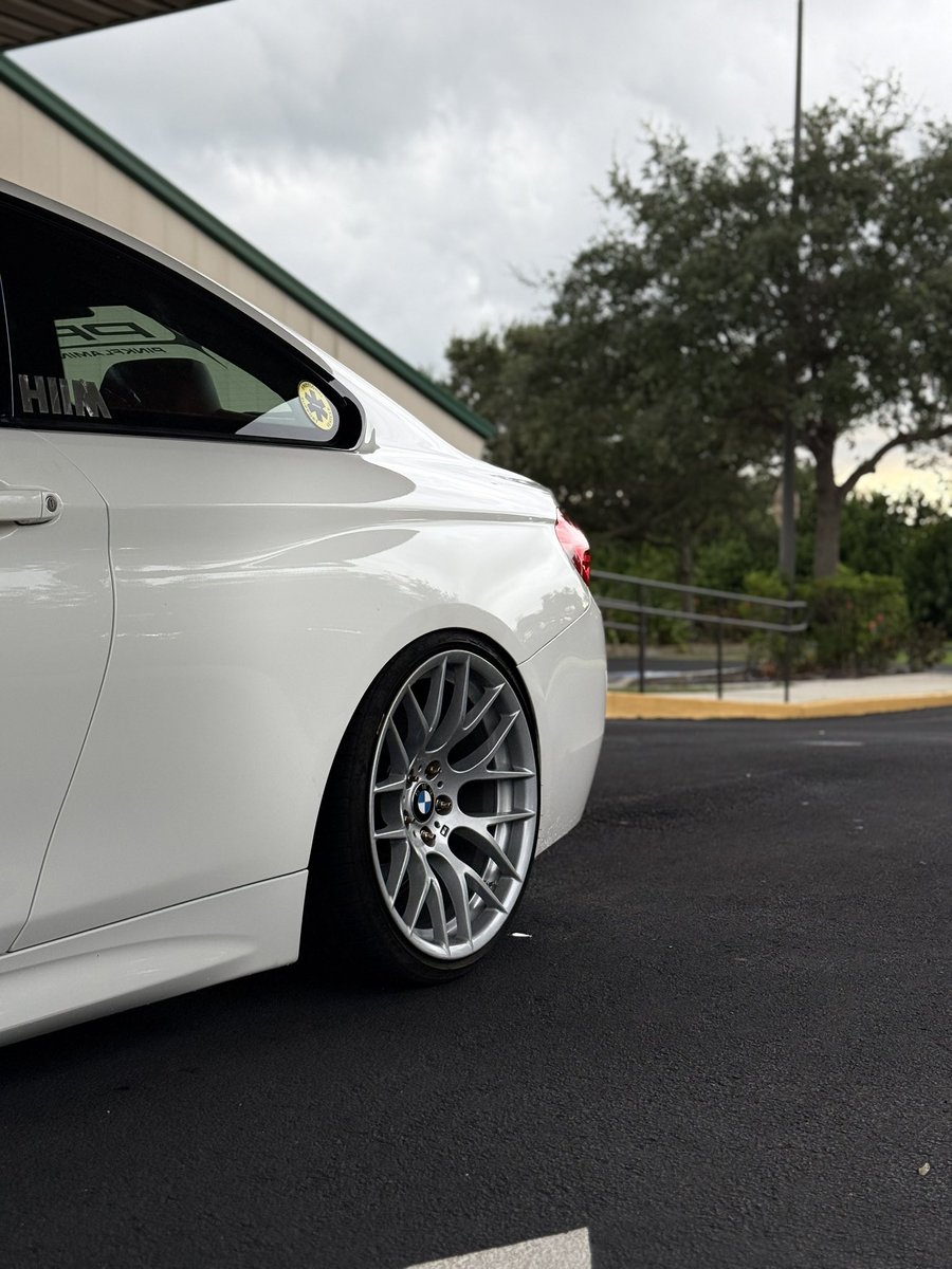e36papi's tweet photo. yeah i’m never selling or trading these wheels they look too good on the f32 https://t.co/dJghN0yUbu