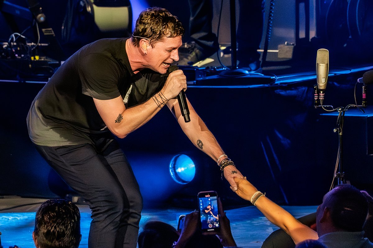 Rob Thomas tweet media