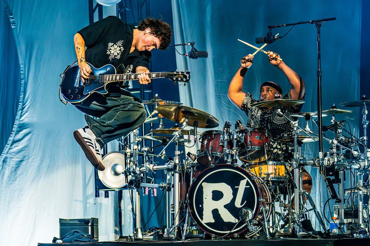 Rob Thomas tweet media