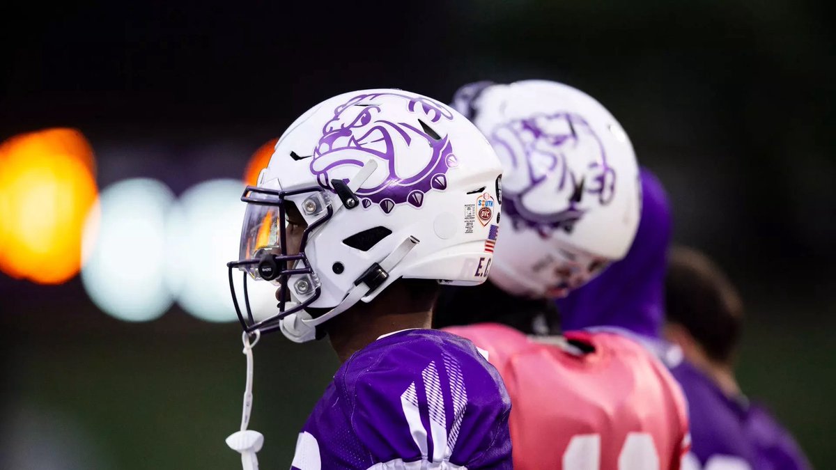 We concluded our Team-by-Team 𝗦𝗲𝗮𝘀𝗼𝗻 𝗣𝗿𝗲𝘃𝗶𝗲𝘄𝘀 today with <a href="/WIUFootball/">Western Illinois Football</a>. 

Check out interviews from our Media Day event and get a complete team preview: bit.ly/4fChlut. 

#StrongerTogether | #OVCBigSouthFB | #GoNecks
