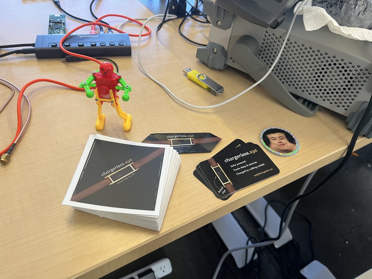 getchargerless's tweet photo. First thing you see at the chargerless office https://t.co/umEGZuJz4K