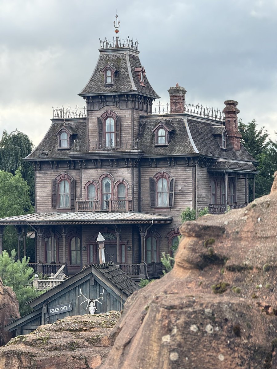 devries_bieber's tweet image. C’est vraiment pas degueulasse comme job étudiant 🥰