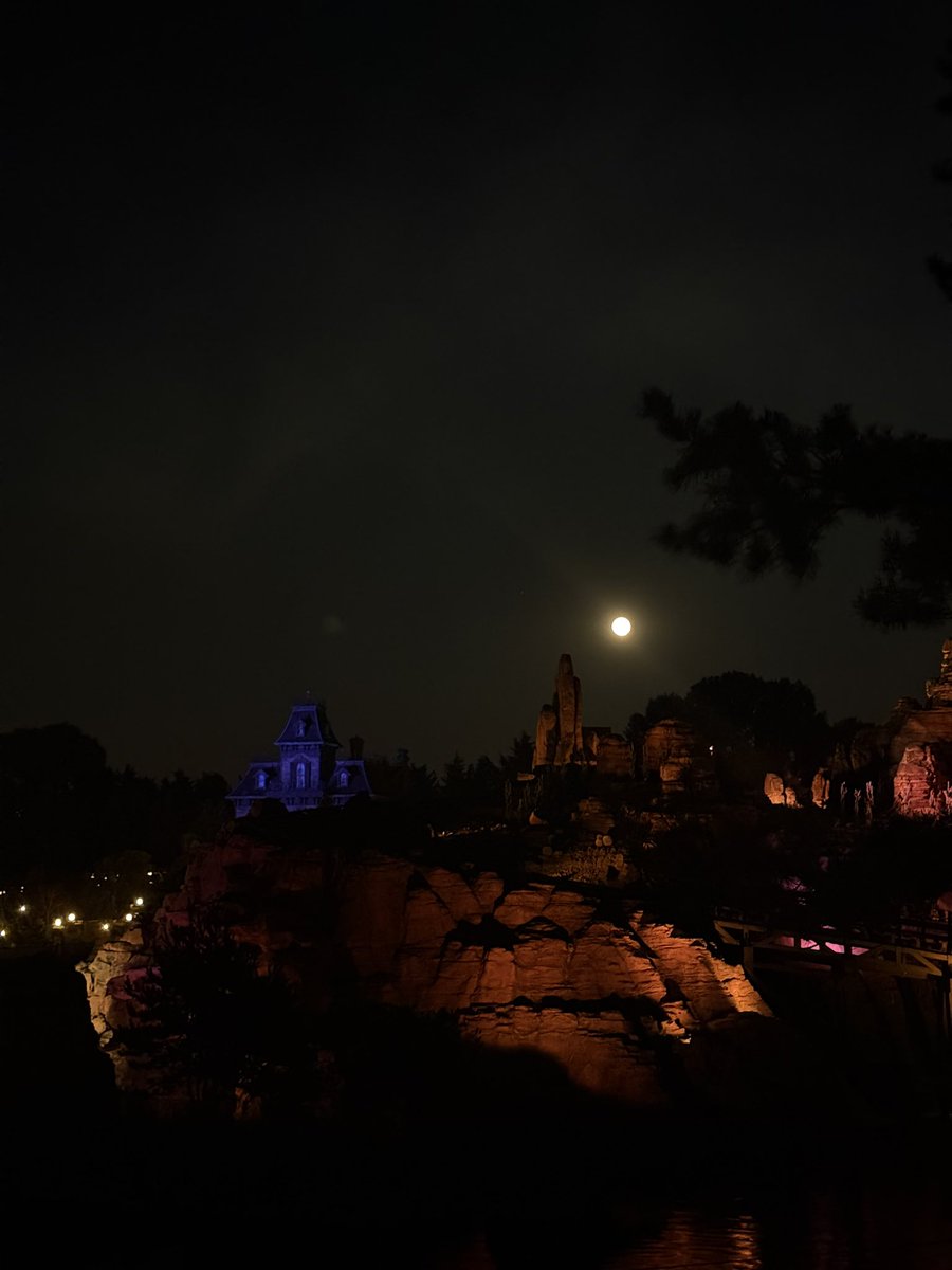 devries_bieber's tweet image. C’est vraiment pas degueulasse comme job étudiant 🥰