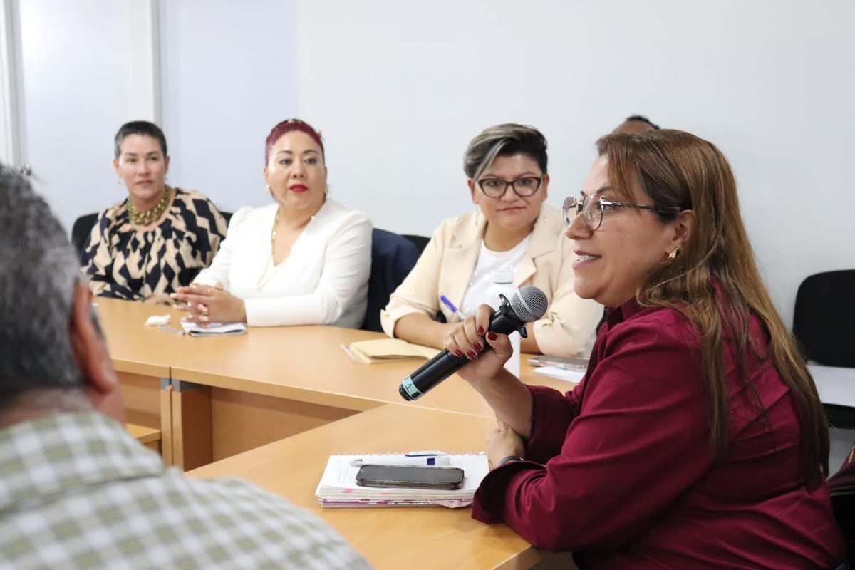 oissmex's tweet photo. Ayer el #OISS participó en el Pabellón de los Cuidados con el taller "Capacitación y Certificación en la Profesionalización de un Sistema Público de Cuidados"

Desde una perspectiva feminista y sindical, reafirmamos que los cuidados deben ser reconocidos como trabajo digno 💪 https://t.co/tSq4TMg4yn