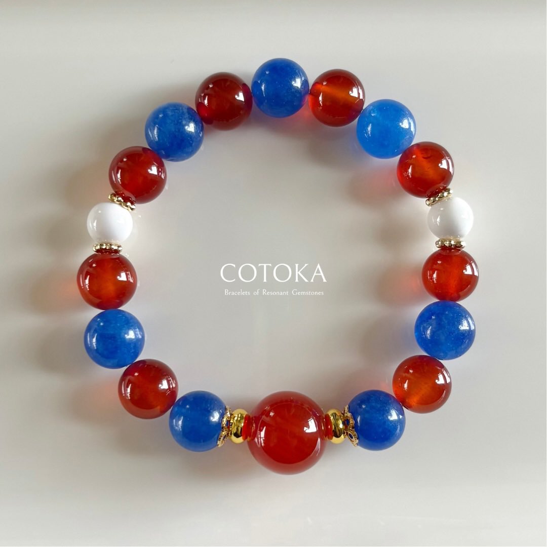 手元から万博気分𓂃 𓈒𓏸

赤×青×白のトリコロールカラーで組んだ
天然石ブレスレット🔵⚪️🔴

万博コーデの仕上げに手元もかわいく🎡

✧ BASE・Pay IDで販売中 ✧
cotoka.base.shop/items/115965310

#万博カラー
#万博コーデ
#トリコロールブレスレット 
#アクセサリー