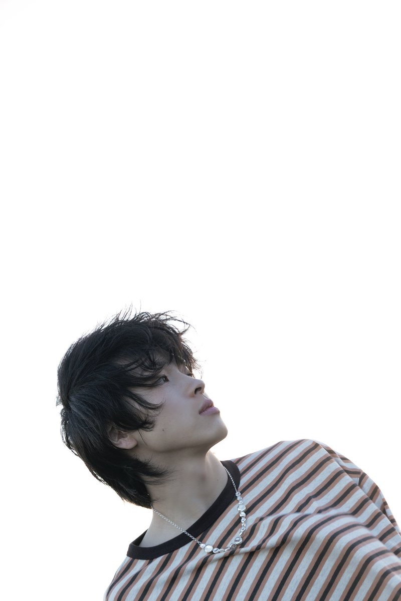 POPEYE_Magazine's tweet photo. 9/25に発売を控えたimaseにとって初めてのフォトブック「you &amp; me」。
撮影後すぐに本人が語ってくれた、まっすぐな言葉を紹介する短期連載をお届け。
https://t.co/VFRW8vF6EO https://t.co/7rFkkZwxcl