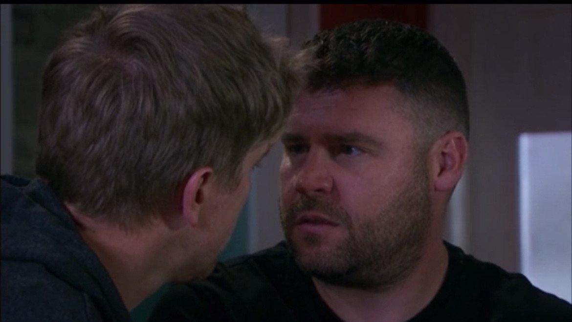 elirobron2's tweet photo. THIS MOMENT 🔥#Robron https://t.co/GYieik3ddm
