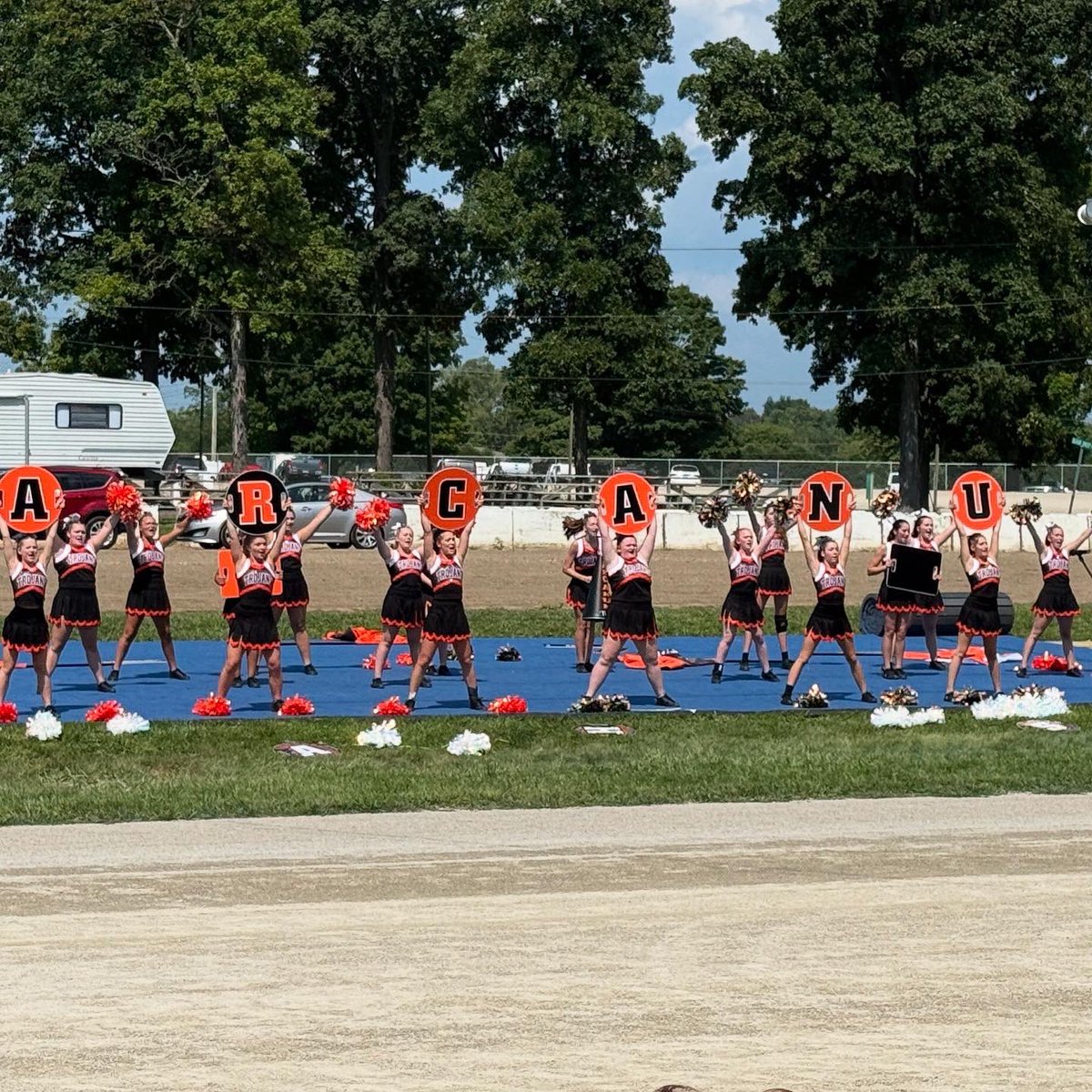 Great job by our Cheerleaders today at the Fair comp!