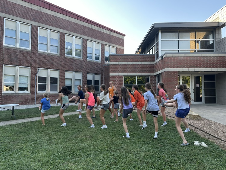 SchoolsWaverly's tweet image. WJH/HS Back to School Night is 6-8 p.m. tonight at the high school. Come join us!

A big thanks to MT Networks for providing hot dogs and water.