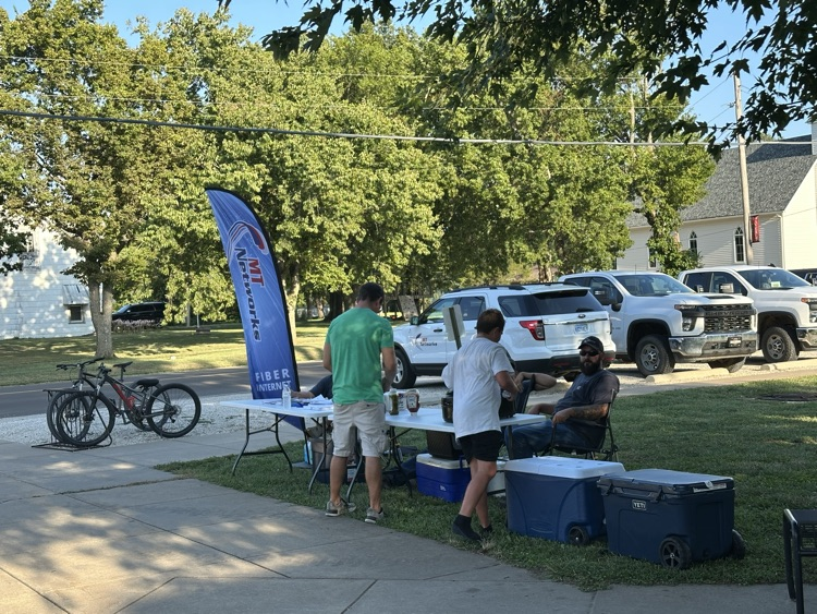 SchoolsWaverly's tweet image. WJH/HS Back to School Night is 6-8 p.m. tonight at the high school. Come join us!

A big thanks to MT Networks for providing hot dogs and water.