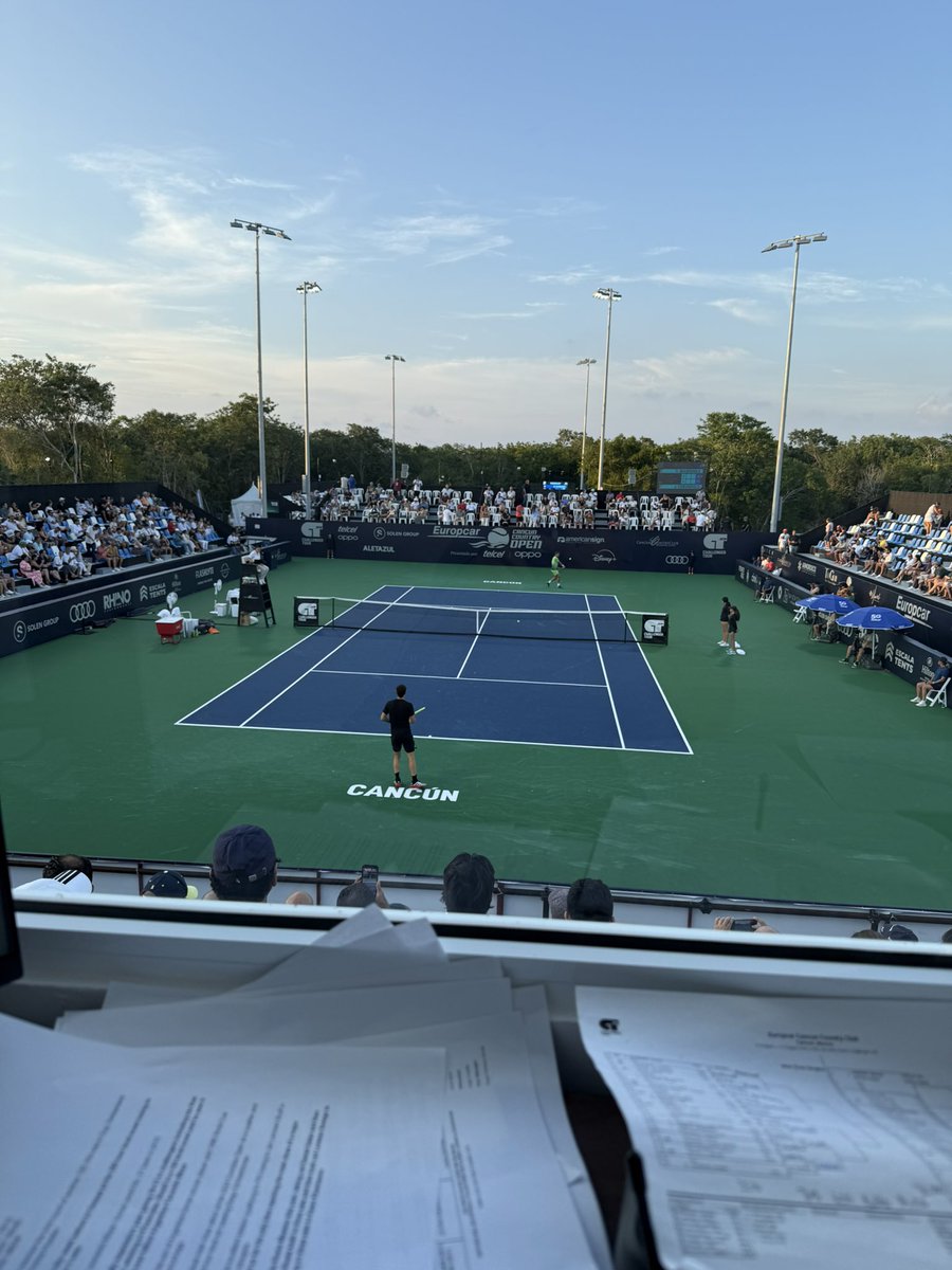 robwerner28's tweet image. We’ve got Friday night light tennis between Stan Wawrinka vs Juan Manuel Cerundolo for a spot in the Cancun Country Open semifinals 🎾

Tune in on Tennis Channel+ in the US or Disney Plus in Latin America and Europe 📺