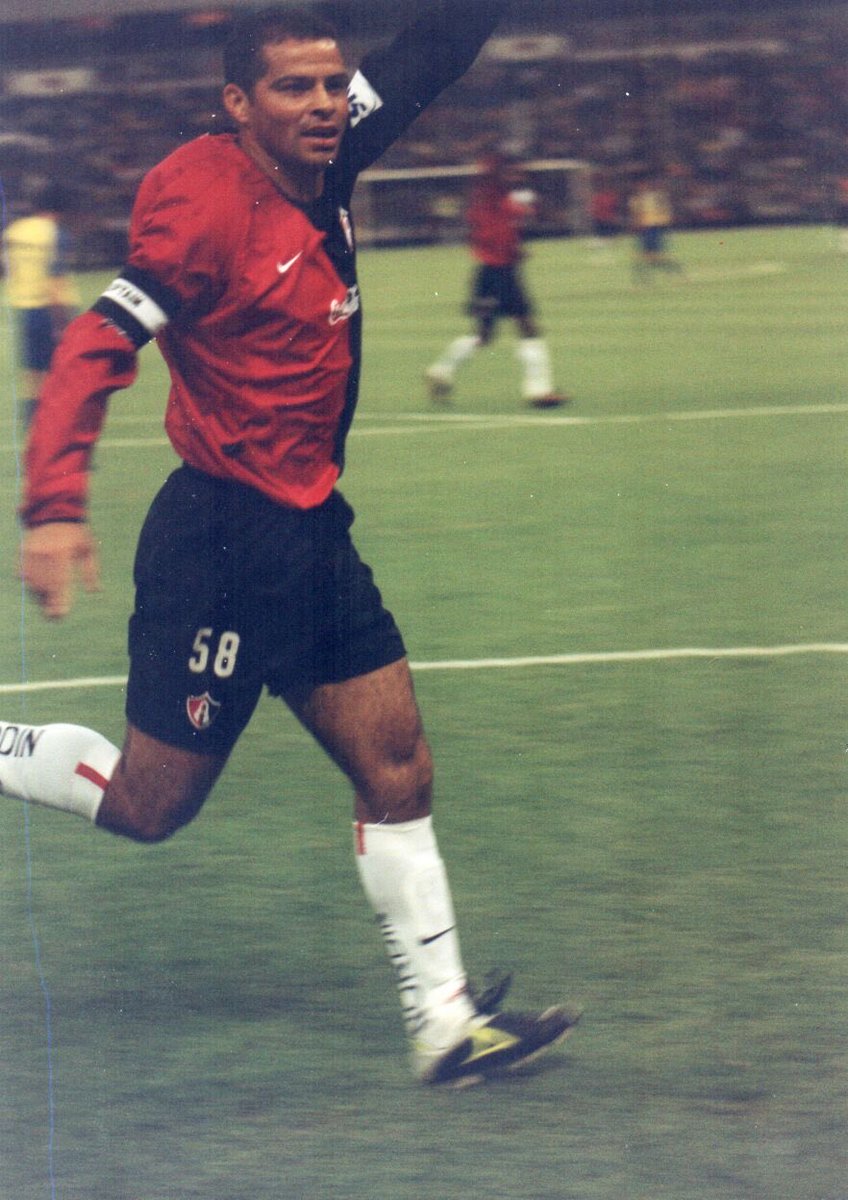carlosmaria0103's tweet photo. Felices 109 años ⁦@AtlasFC⁩ Salu https://t.co/O1kNZLaqjf