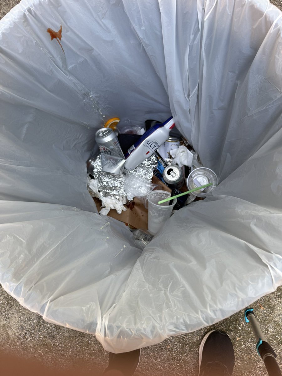James Bruggers (@jbruggers) on Twitter photo Has Louisville just given up trying to recycle at community events and festivals? Used to be they at least tried. Sometimes. This is in the Paristown entertainment district Friday night. <a href="/LouisvilleMayor/">Mayor Craig Greenberg</a> Has Louisville just given up trying to recycle at community events and festivals? Used to be they at least tried. Sometimes. This is in the Paristown entertainment district Friday night. <a href="/LouisvilleMayor/">Mayor Craig Greenberg</a>