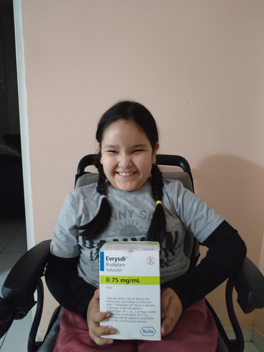 PertenecesAC's tweet photo. Gracias a tu lucha, Andy recibió la primera dosis de su medicamento 💖✨

Después de cinco años de resistencia, de enfrentar innumerables omisiones y de alzar la voz una y otra vez, hoy logramos un paso histórico: el @Tu_IMSS entregó a Andy la primera dosis de Risdiplam, con lo que oficialmente inicia su tratamiento para atender la atrofia muscular que padece.