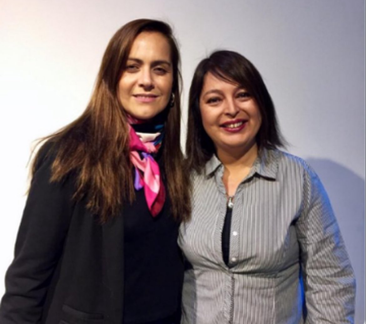 No dejemos nunca de publicar esta foto por favor.  
Weonas locas, mentirosas y manipuladoras.

Natalia Valdebenito y Jeannette Jara