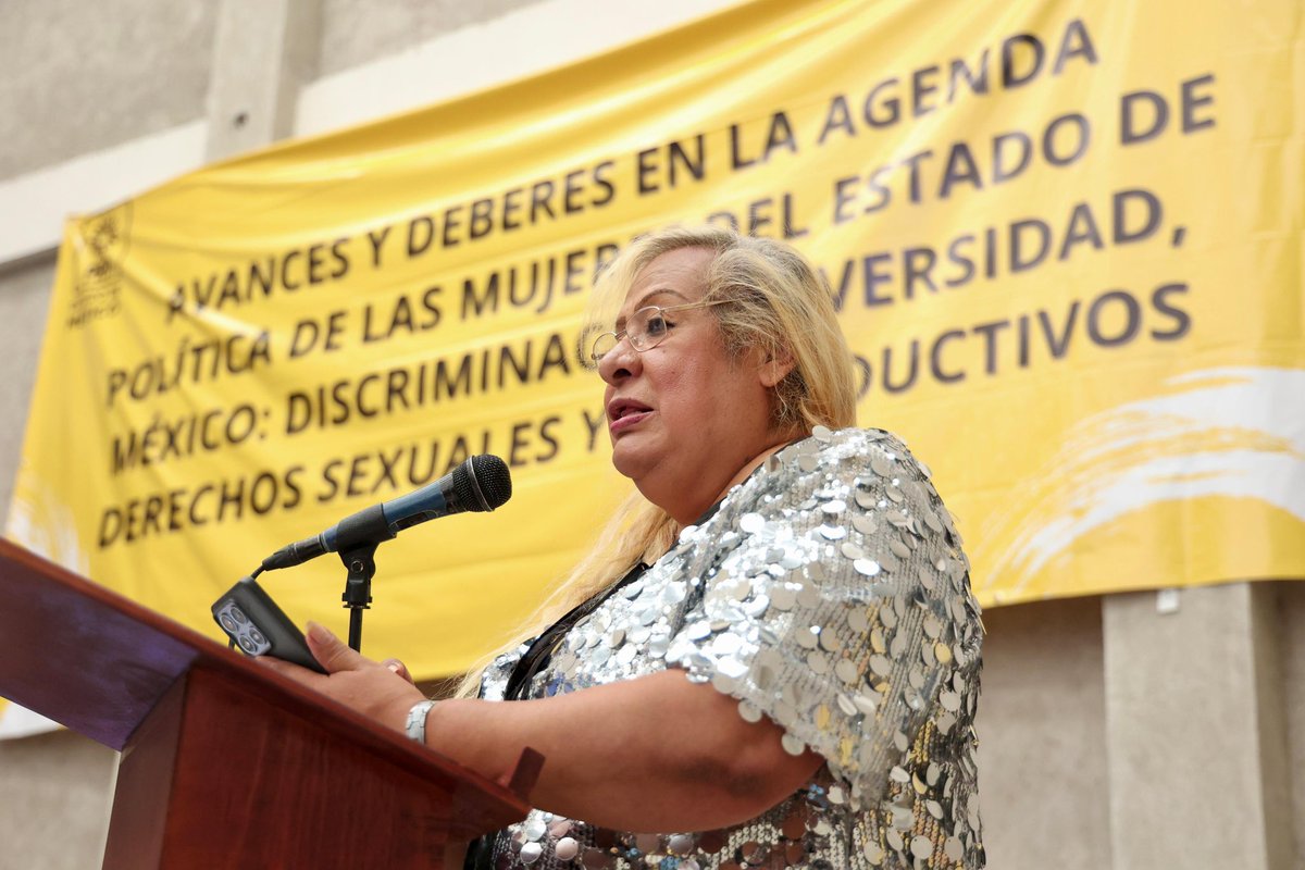 OOA_Oficial's tweet photo. Hoy, desde #LaPaz, con Tamara Vega, atleta olímpica y Denisse Valverde, activista trans, abordamos los retos y oportunidades para las mujeres y la comunidad #LGBT, en el #Edomex. 

Escuchar las voces de todas, todos y todes es nuestra ruta hacia la igualdad y la justicia. ☀️ https://t.co/mxEqYMUFT8