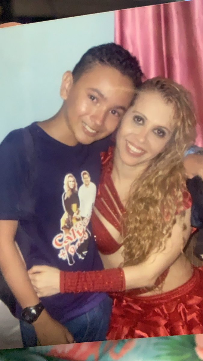oandrefelip's tweet photo. Eu e a rainha do Pará, sempre uma criança nortista viada #superpoc https://t.co/YL8gtcblLy