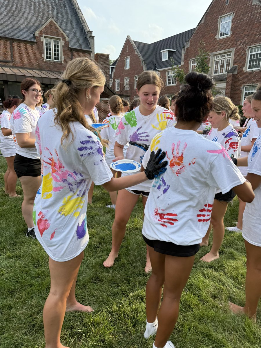 SimpsonWSOC's tweet image. Tonight, we recognized the ways we support, inspire, and lift each other up-on and off the field. A visual reminder that every person contributes to our team’s energy, success, and joy. 💛⚡️ #StormStrong