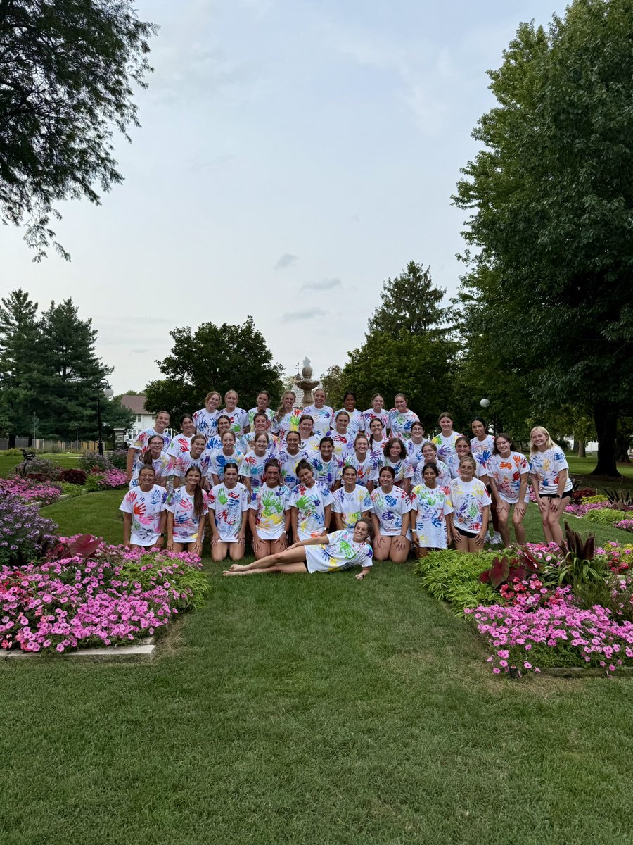 SimpsonWSOC's tweet image. Tonight, we recognized the ways we support, inspire, and lift each other up-on and off the field. A visual reminder that every person contributes to our team’s energy, success, and joy. 💛⚡️ #StormStrong