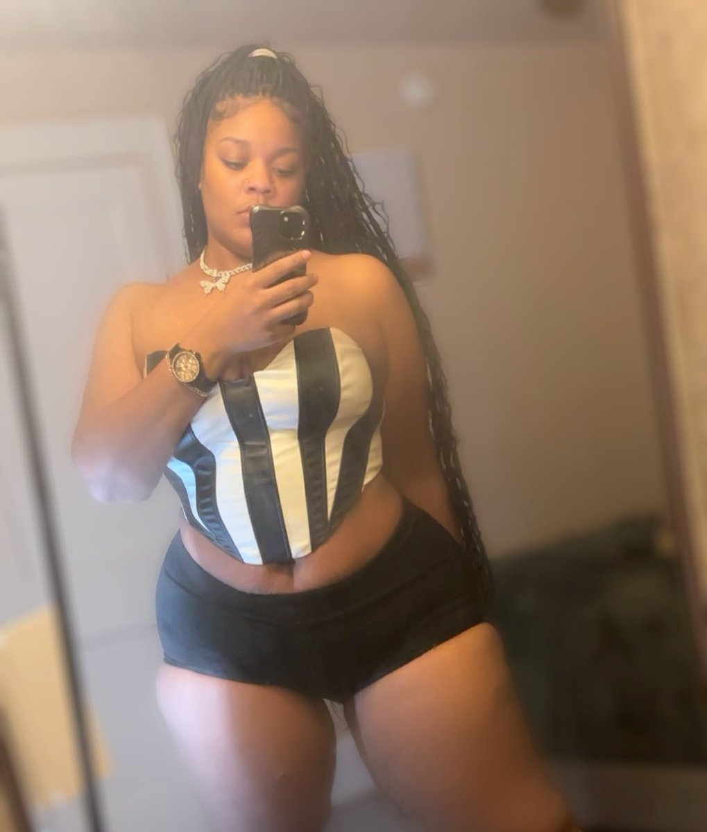 HunniDaDon's tweet photo. Ice Cream Girl🍦 https://t.co/ljBvsBUJwX